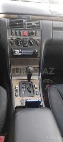 Mercedes E 230-7