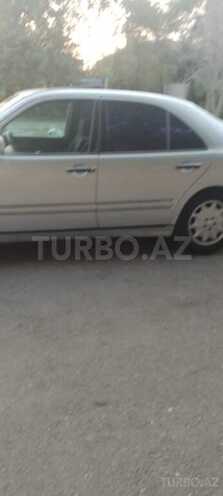 Mercedes E 230-10