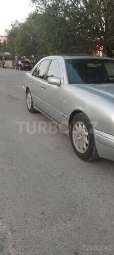 Mercedes E 230-13