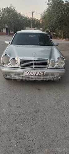 Mercedes E 230-1