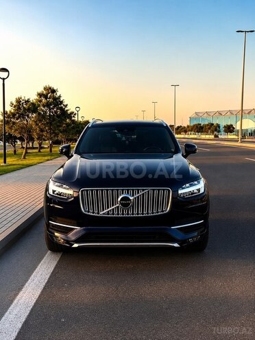 Volvo XC90-1