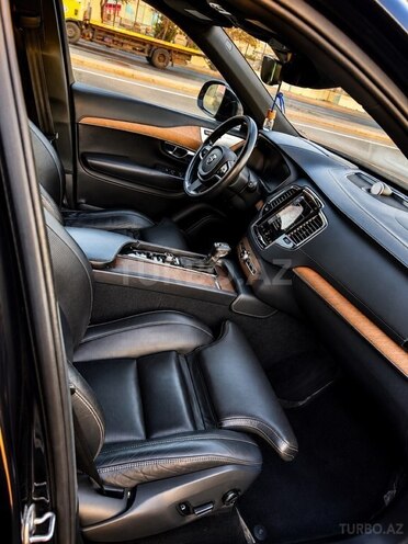 Volvo XC90-5