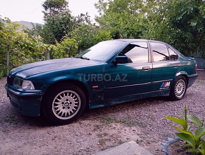 BMW 320-3
