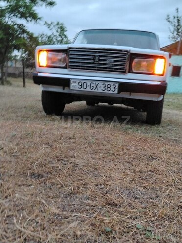 LADA (VAZ) 2107-1
