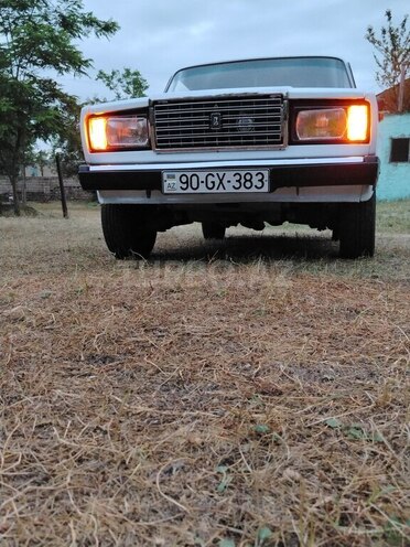 LADA (VAZ) 2107-2