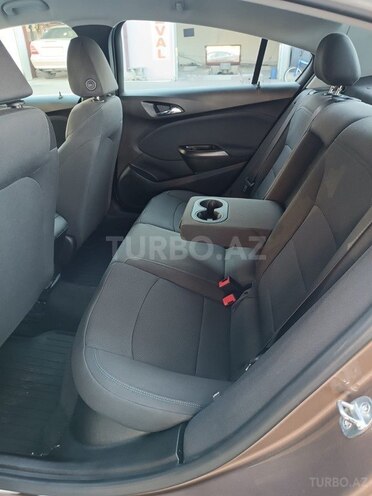 Chevrolet Cruze-17