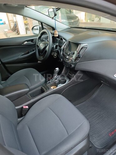 Chevrolet Cruze-16