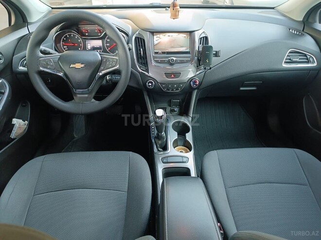 Chevrolet Cruze-18