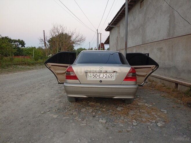 Mercedes C 220 1994, 639,000 km - 2.2 l - Salyan