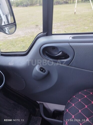 Ford Transit-7