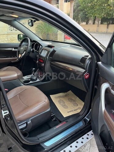 Kia Sorento-12