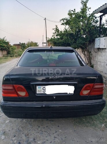 Mercedes E 200-3