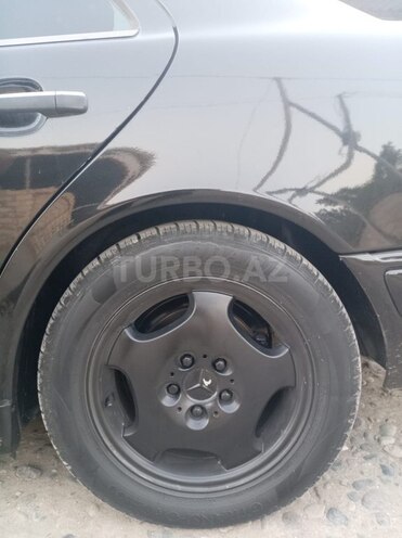 Mercedes E 200-4