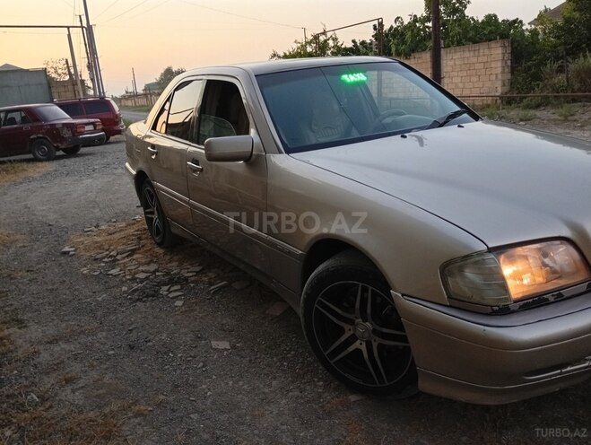 Mercedes C 220 1994, 639,000 km - 2.2 l - Salyan