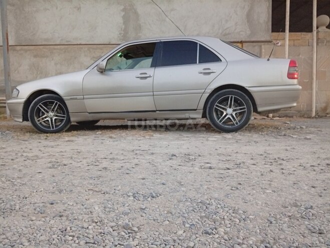 Mercedes C 220 1994, 639,000 km - 2.2 l - Salyan