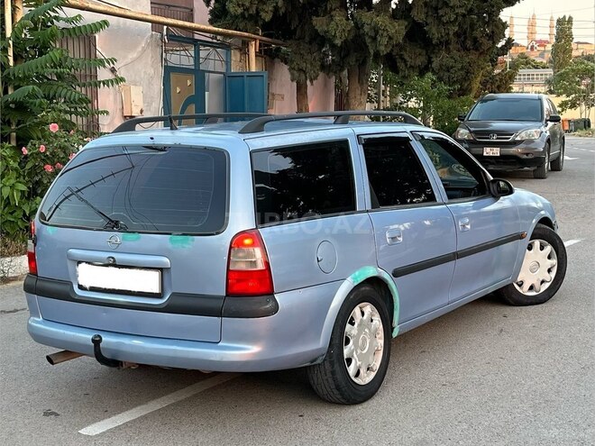 Opel Vectra-4