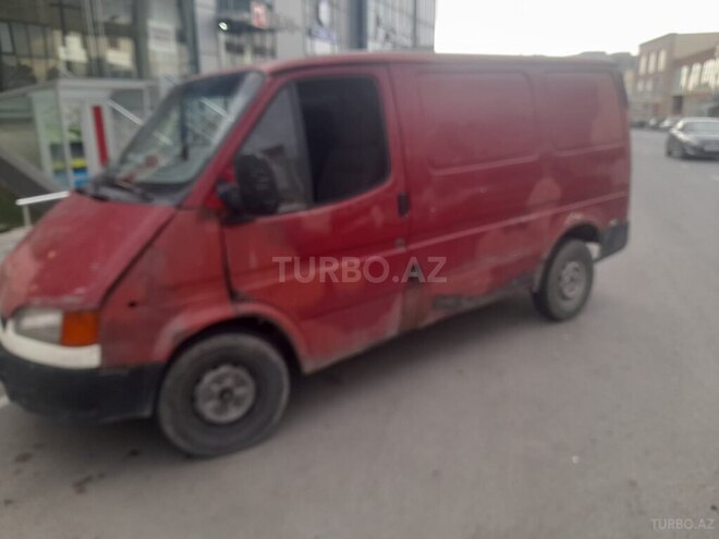 Ford Transit-4