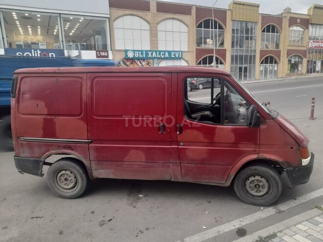 Ford Transit-8