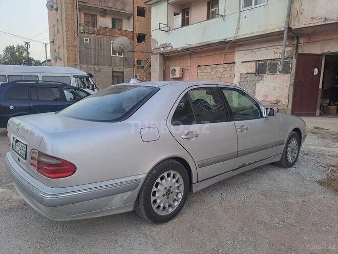 Mercedes E 200-2