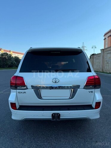 Toyota Land Cruiser-2