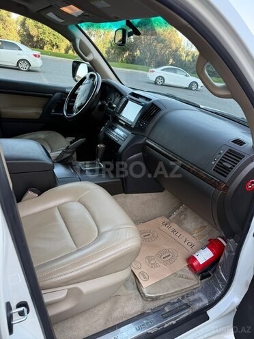 Toyota Land Cruiser-5