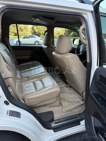 Toyota Land Cruiser-6