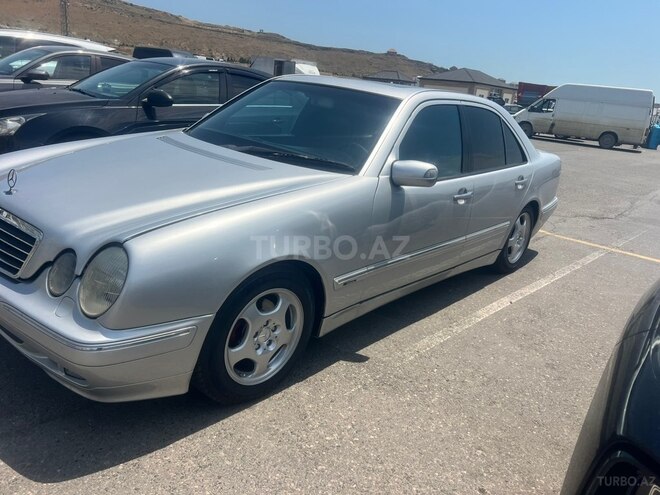 Mercedes E 240-3