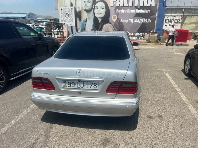 Mercedes E 240-12