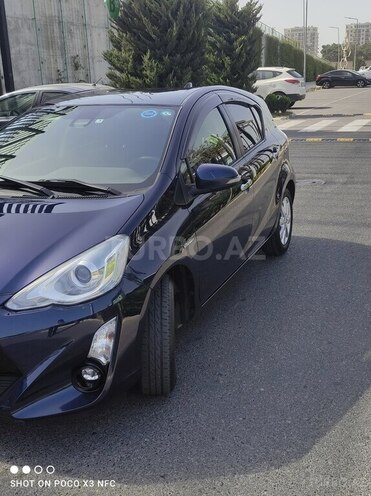 Toyota Aqua-7