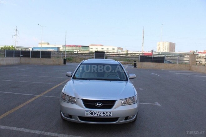 Hyundai Sonata-1