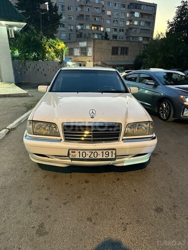 Mercedes C 200-1