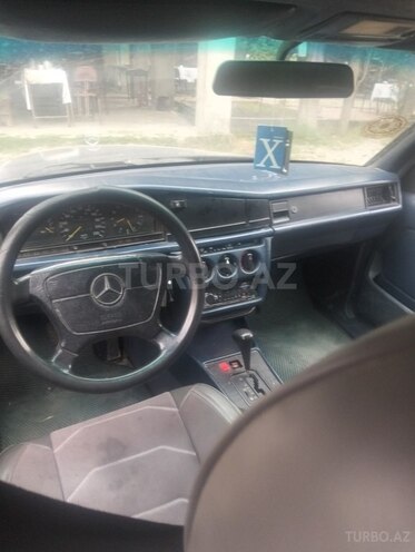 Mercedes 190-10