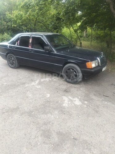 Mercedes 190-4