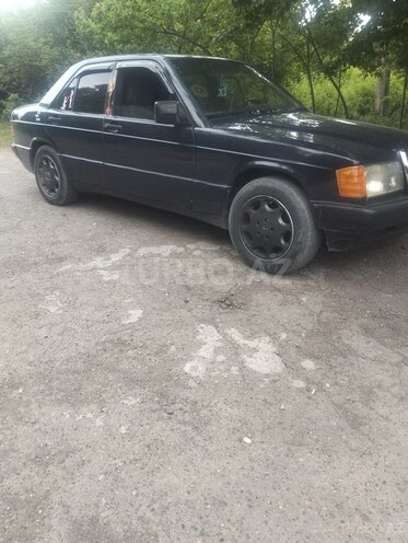 Mercedes 190-5
