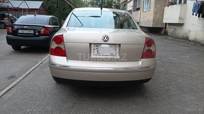 Volkswagen Passat-2