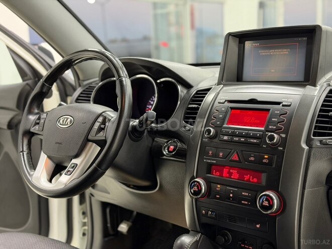 Kia Sorento-12