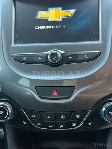 Chevrolet Cruze-11