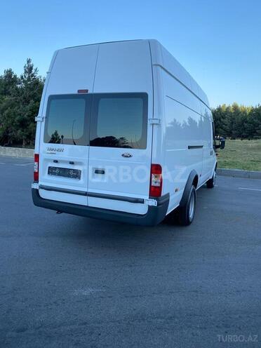 Ford Transit-12
