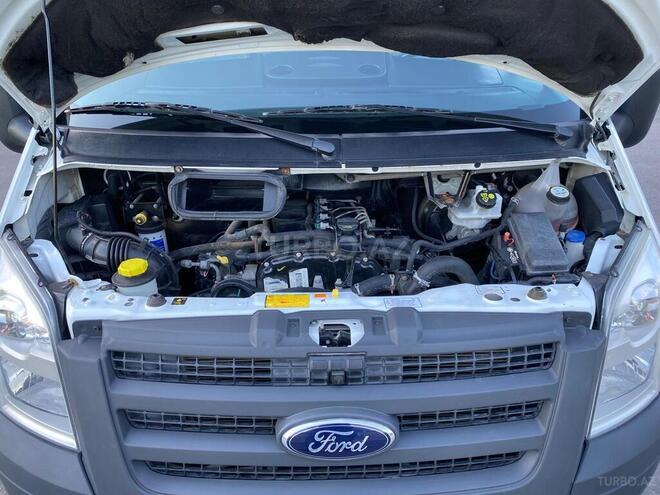 Ford Transit-8