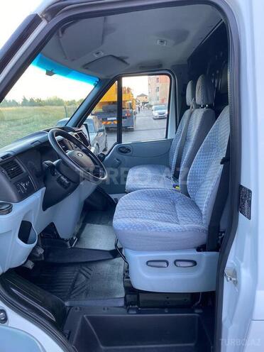 Ford Transit-7