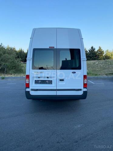 Ford Transit-10