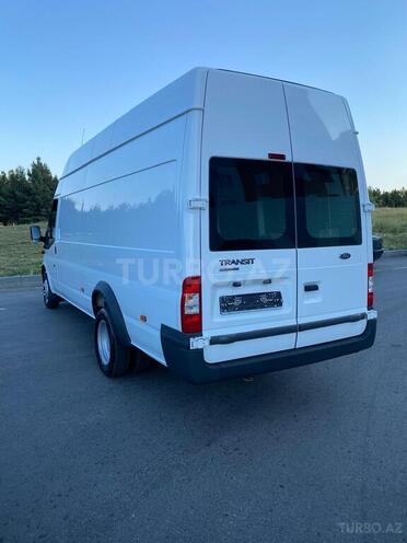 Ford Transit-11