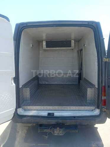 Ford Transit-8