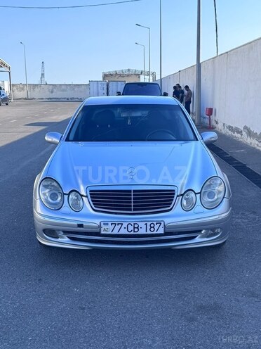Mercedes E 220-1