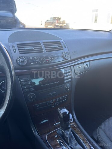 Mercedes E 220-13