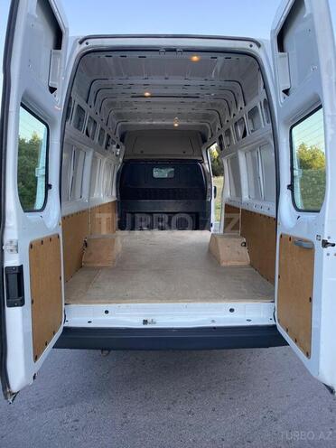 Ford Transit-9
