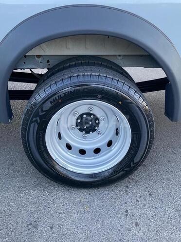 Ford Transit-15