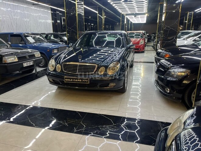 Mercedes E 260-1