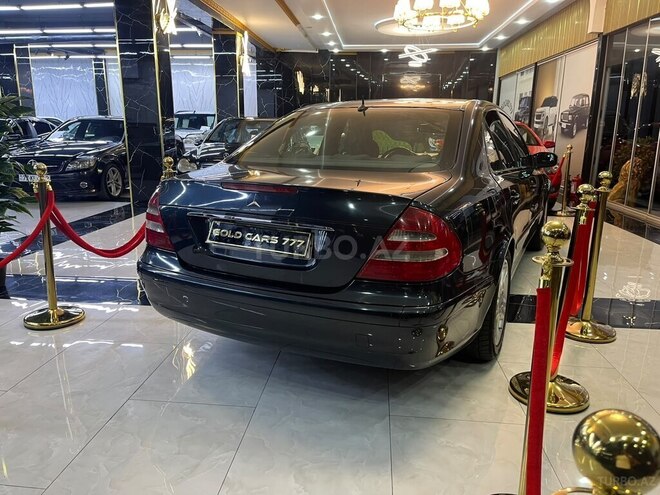 Mercedes E 260-7