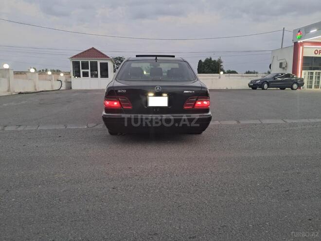 Mercedes E 280-4